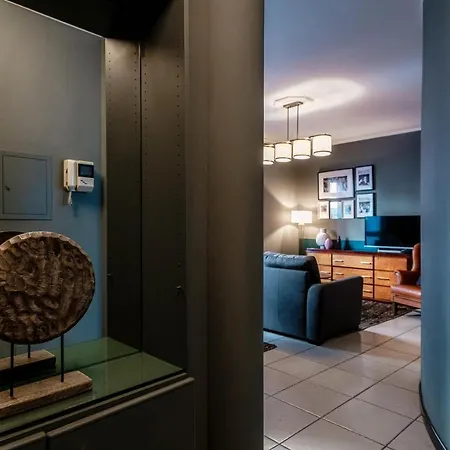 N 5 By Quokka 360 - Vintage-soul Flat On Cathedral Como